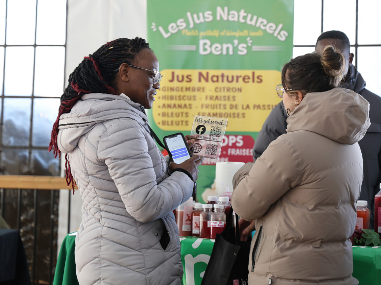 Marchand avec des clients