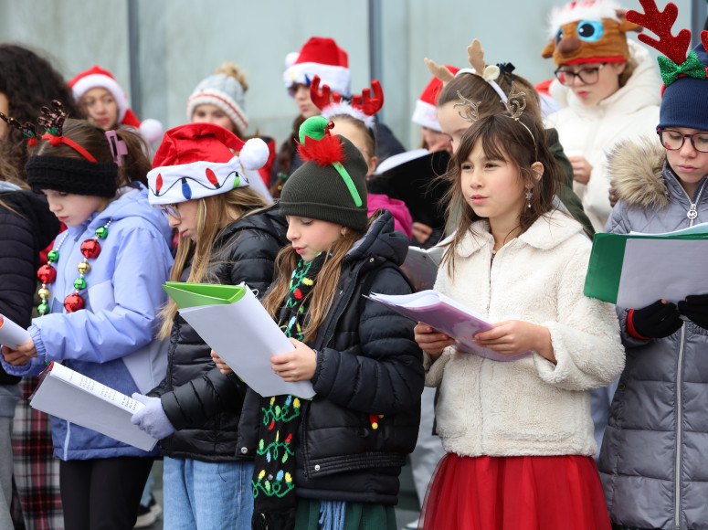 Enfants de la chorale de Noël.